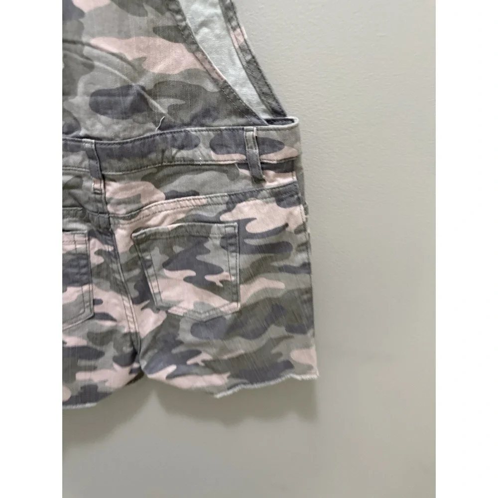The Children's Place Girls Camo Overall Shorts –‎ Size 8 – Pink Green